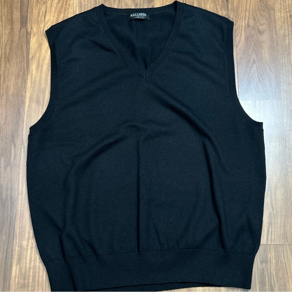 Kallspin Cashmere and Wool Blend Black V-Neck Sweater Vest Size  XL